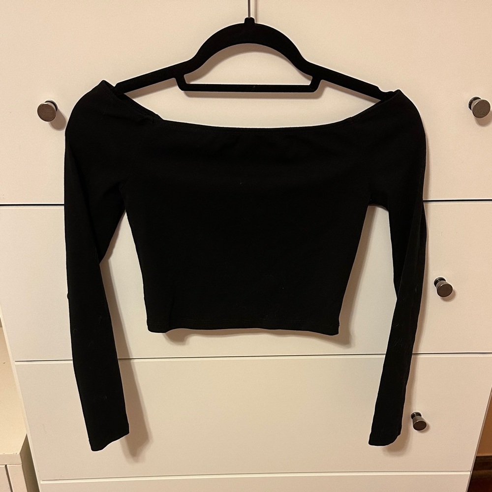 SHEIN Black Off-Shoulder Long Sleeve Crop Top